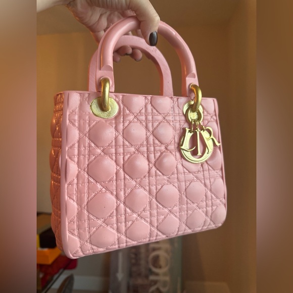 Designer Bag Vase - Picture 6 of 7